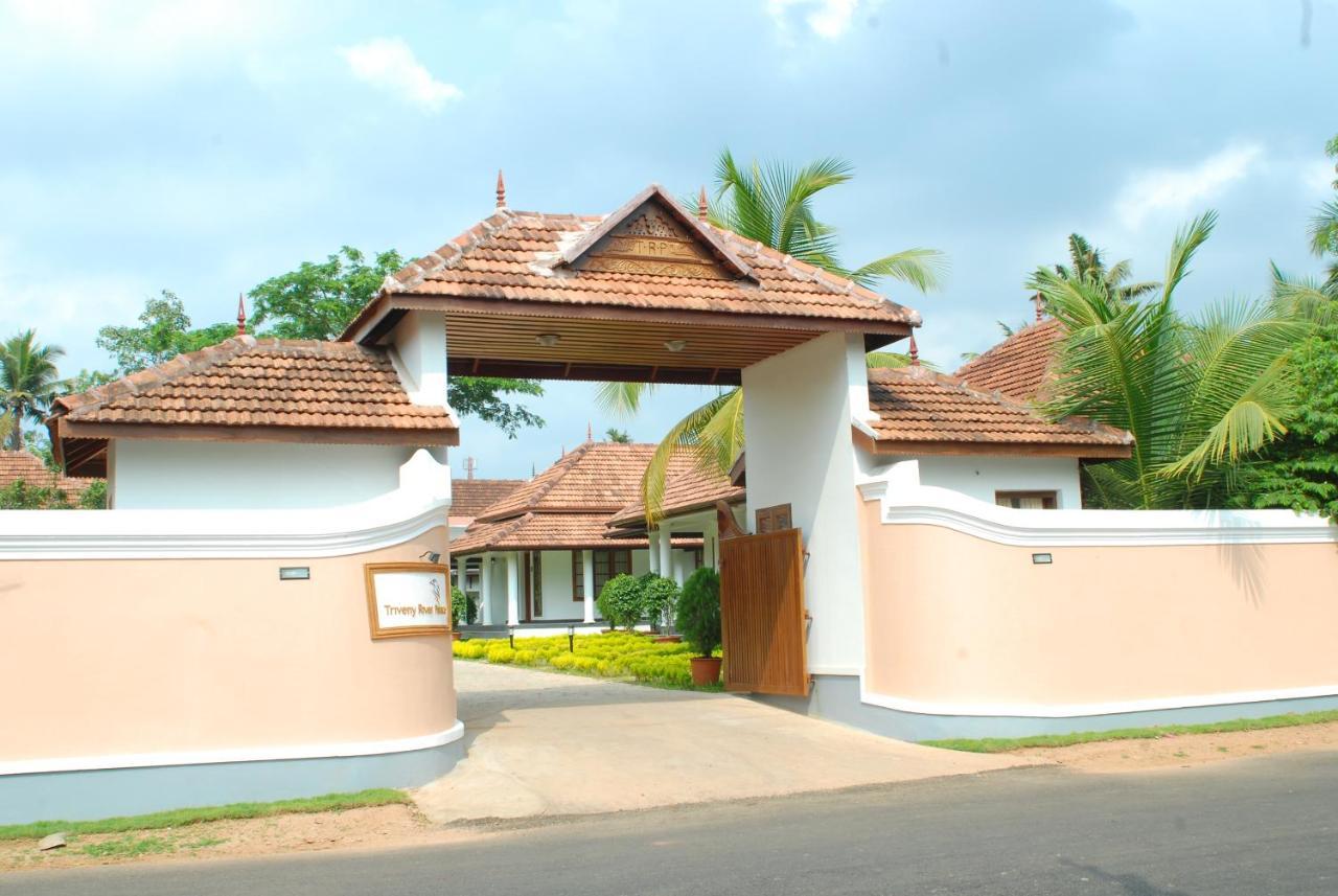 فندق Triveny River Palace Alappuzha المظهر الخارجي الصورة