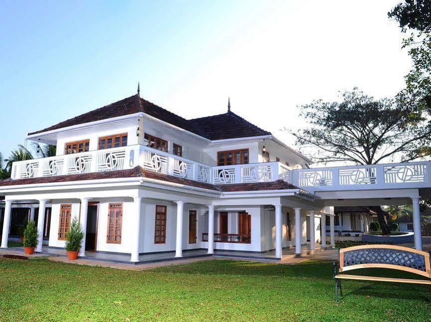 فندق Triveny River Palace Alappuzha المظهر الخارجي الصورة