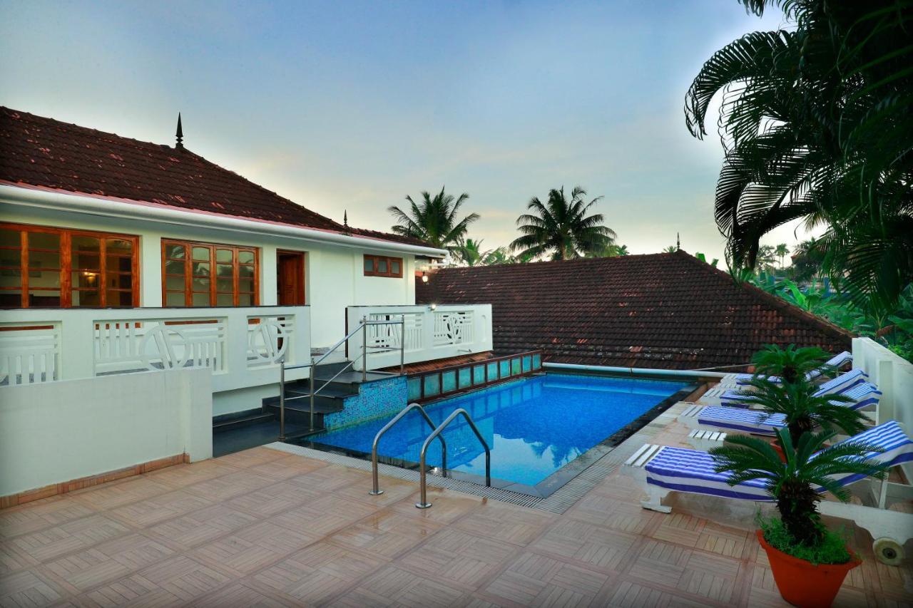 فندق Triveny River Palace Alappuzha المظهر الخارجي الصورة