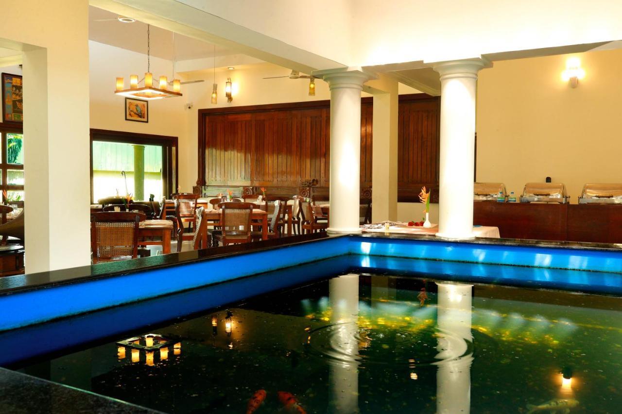 فندق Triveny River Palace Alappuzha المظهر الخارجي الصورة