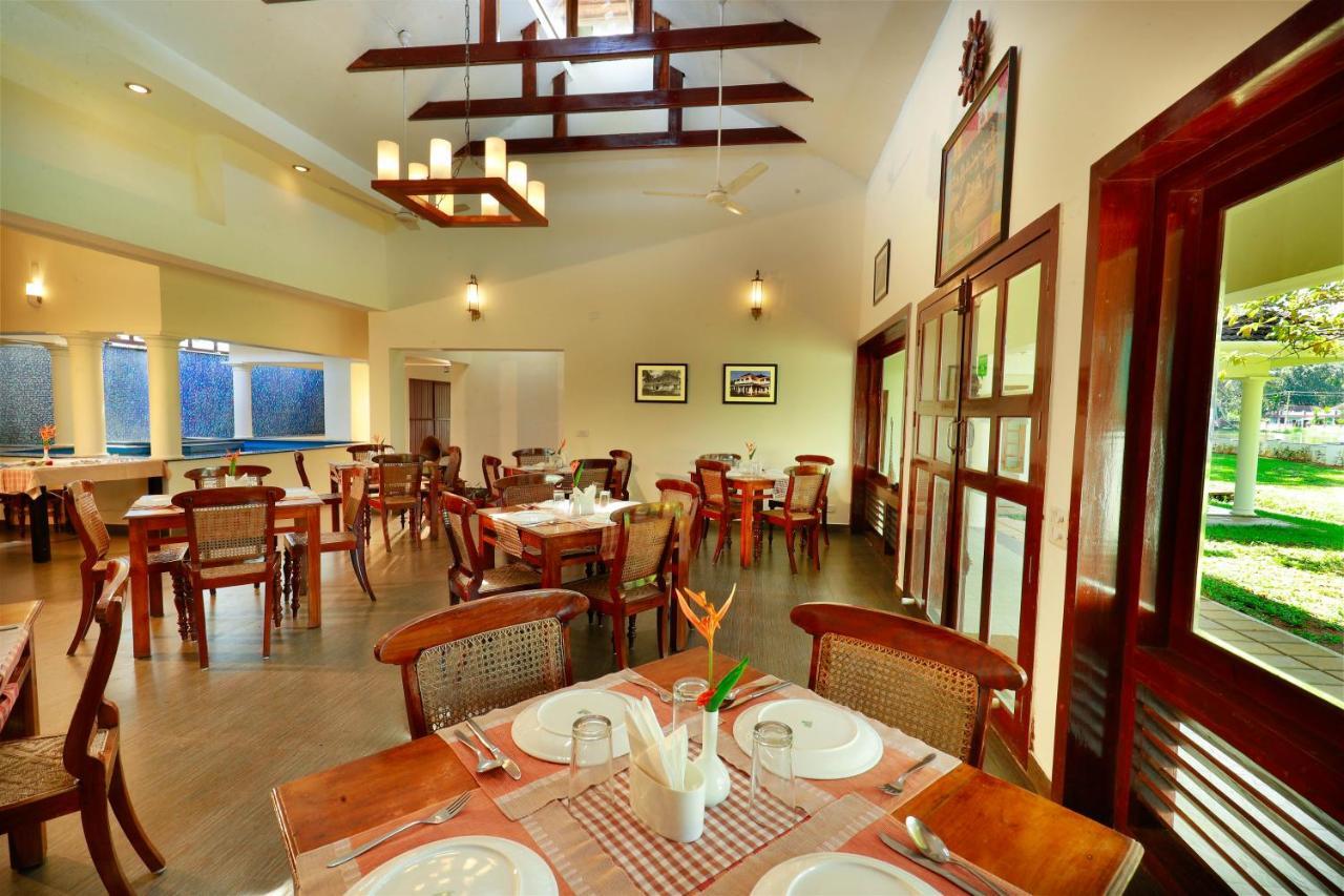 فندق Triveny River Palace Alappuzha المظهر الخارجي الصورة