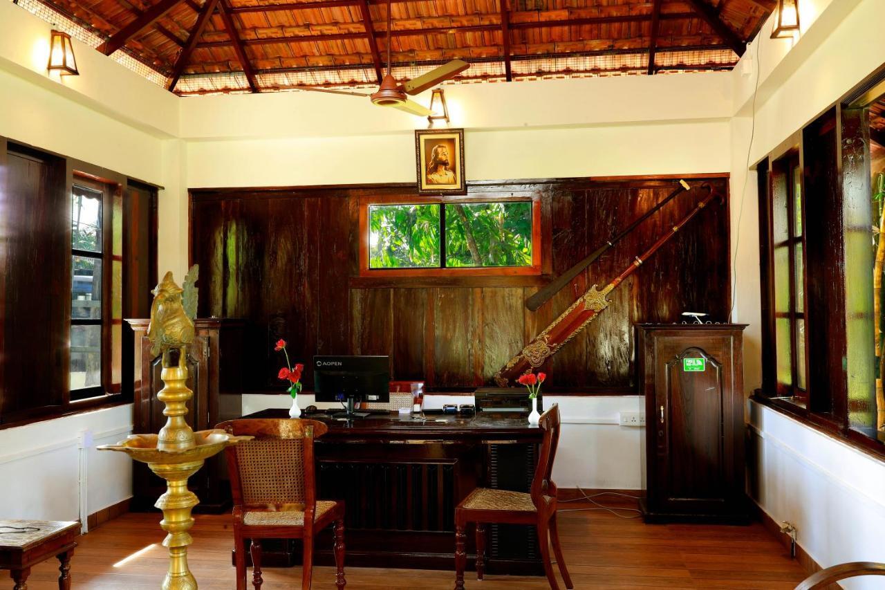 فندق Triveny River Palace Alappuzha المظهر الخارجي الصورة